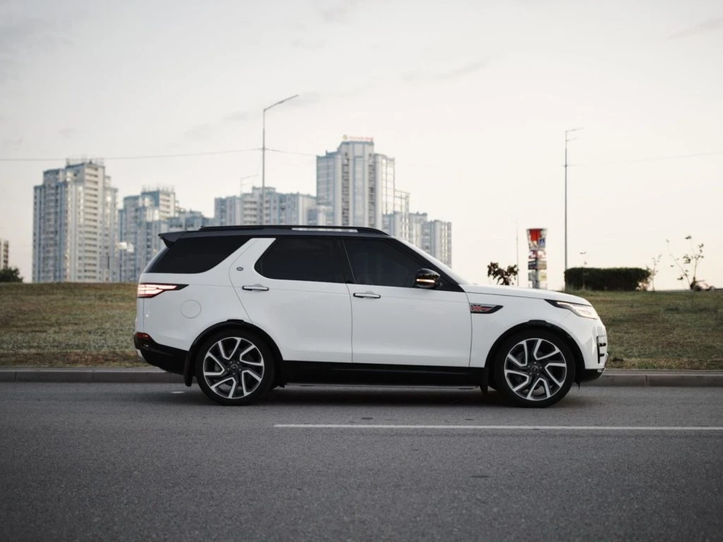 Top 5 Reasons To Hire A Range Rover Car | Prestige Collection